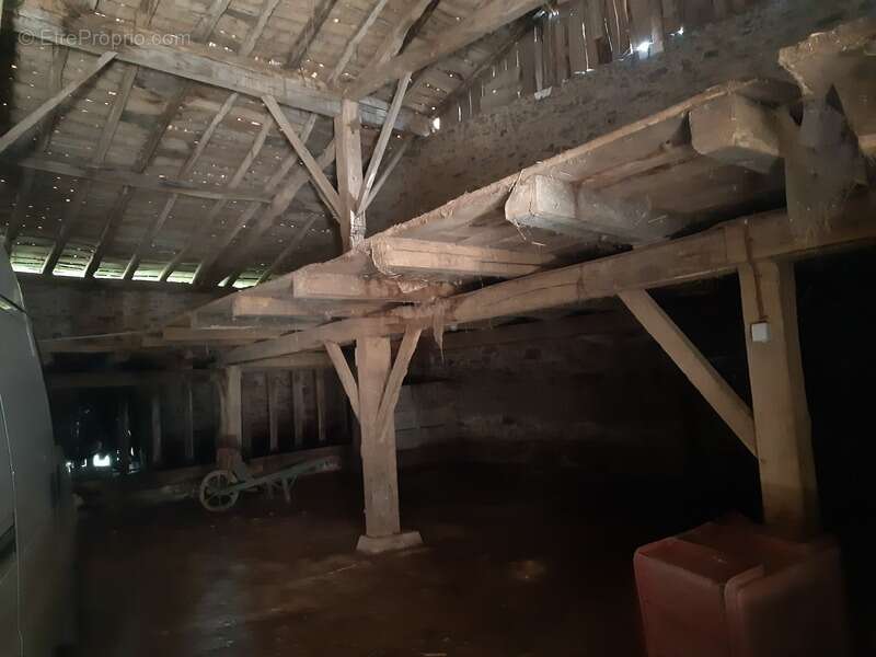 Maison à CHERVES-CHATELARS