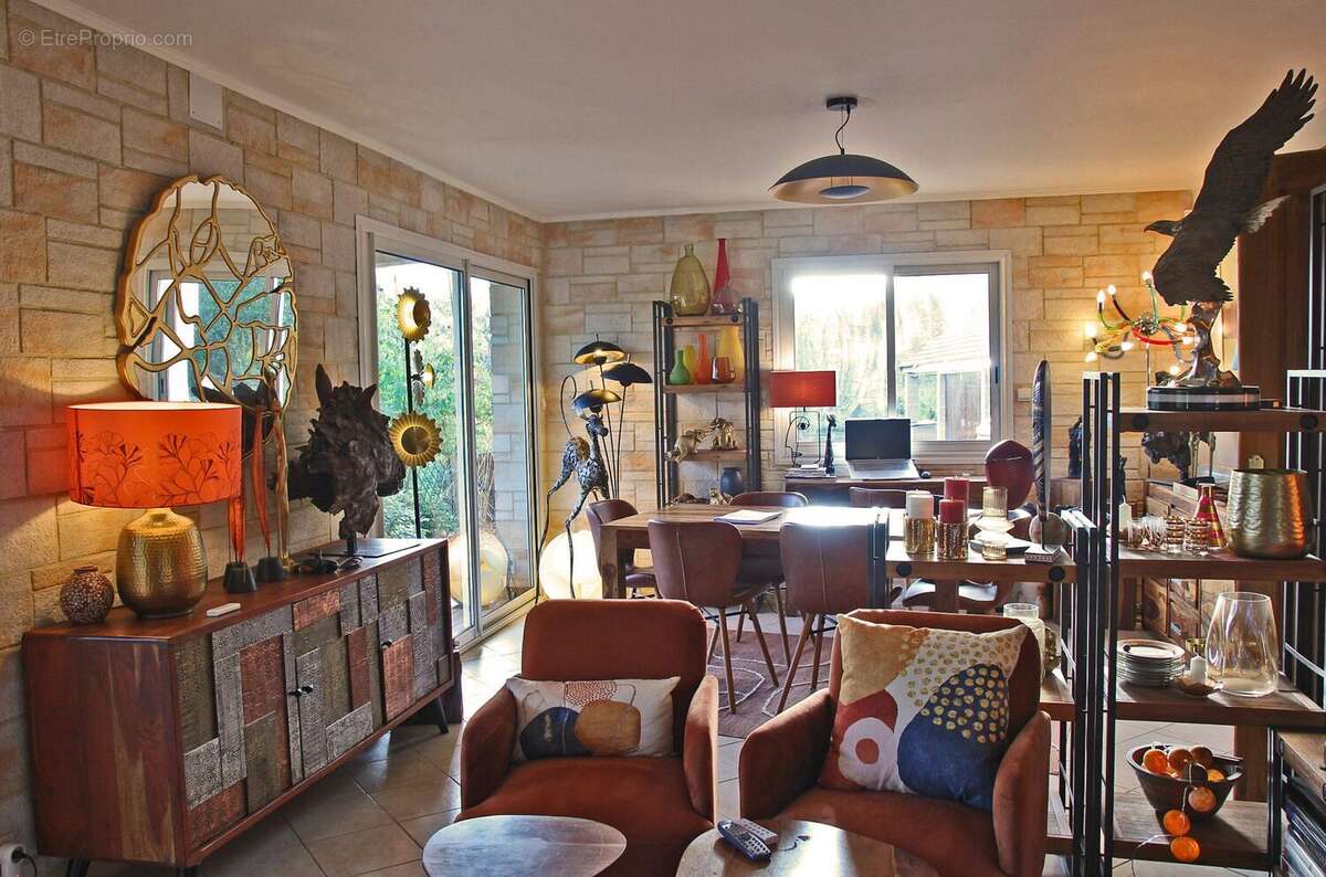 Maison à ECLUSIER-VAUX