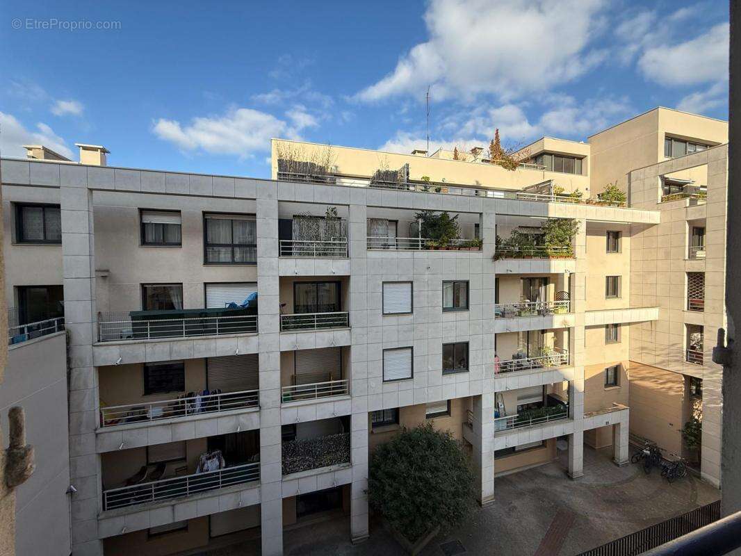 Appartement à PARIS-19E