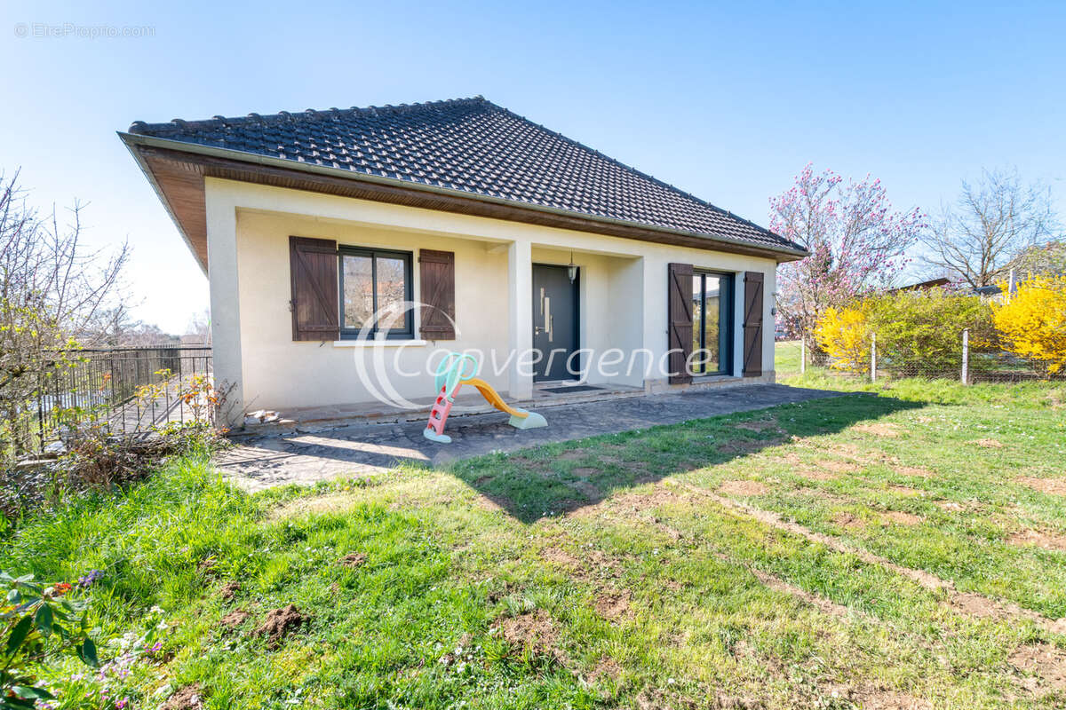 Maison à MAGNAC-BOURG