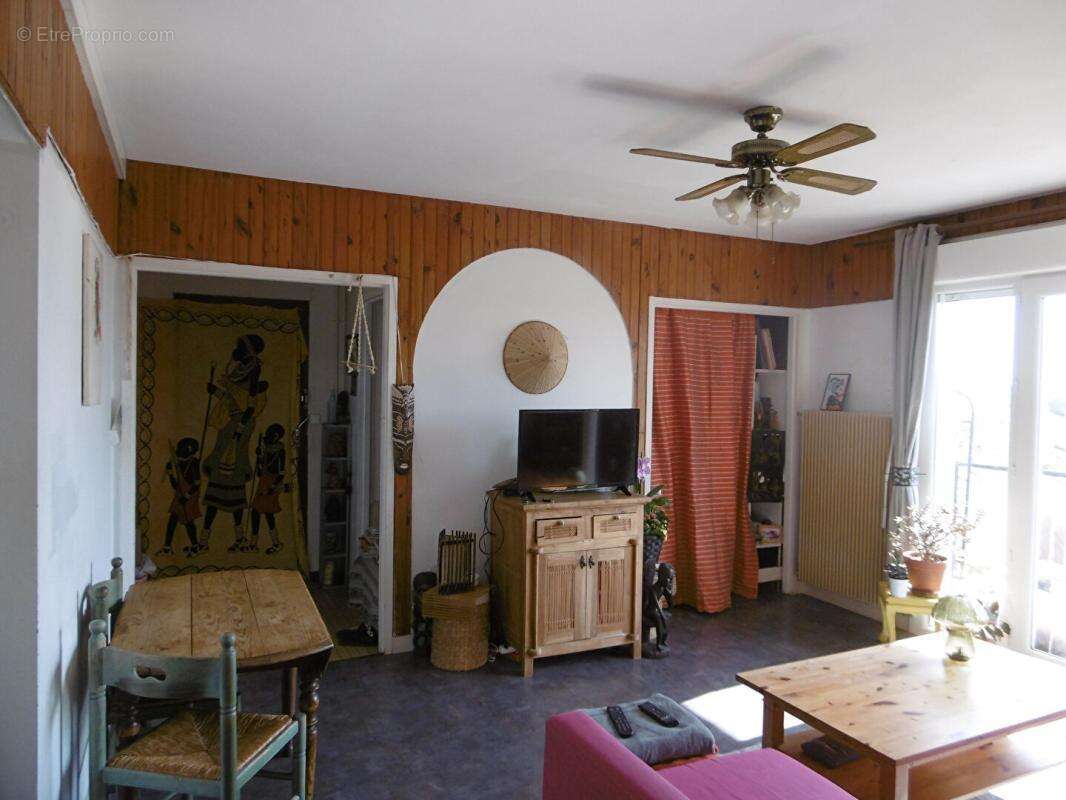 Appartement à TOULENNE
