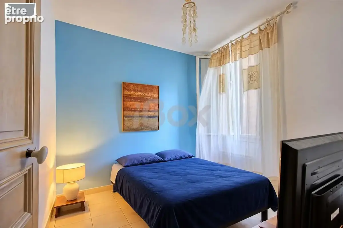 Toulon Haute Ville Appartement T3 qui surplombe le parc Alexandre 1er - photo 3