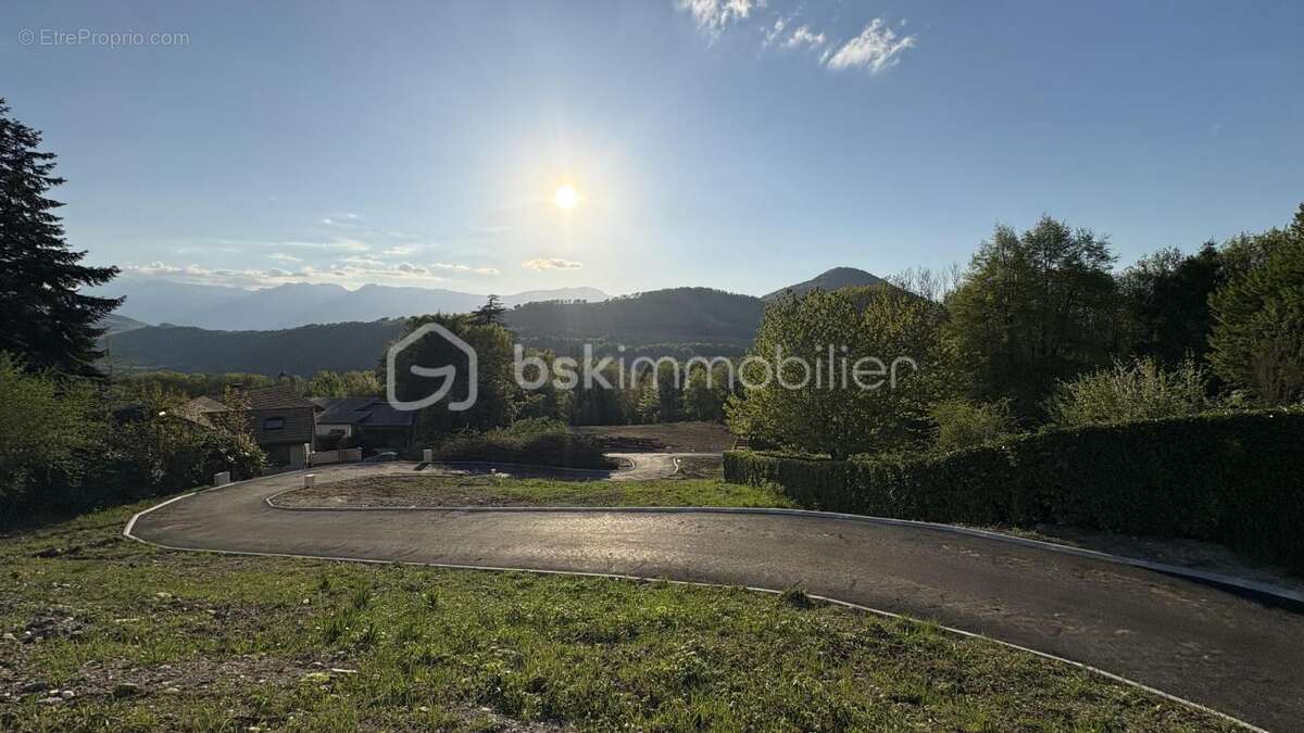 Terrain à SAINT-MARTIN-D'URIAGE