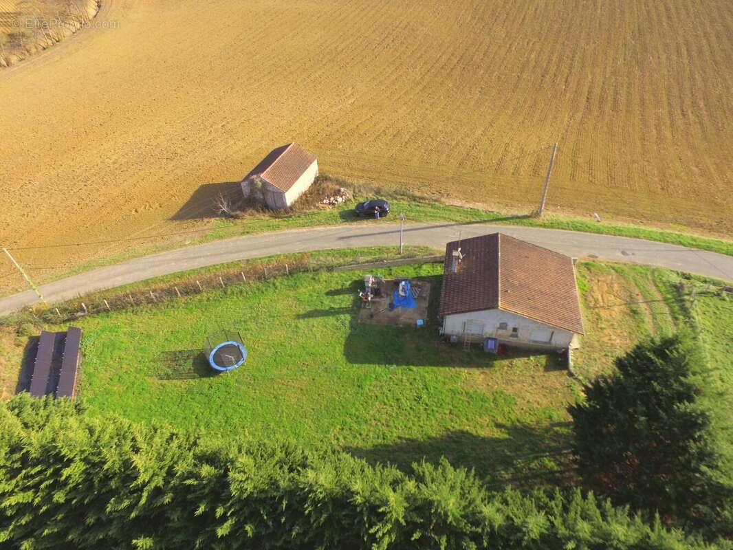 Photo 3 - Maison à LUSIGNAN-PETIT