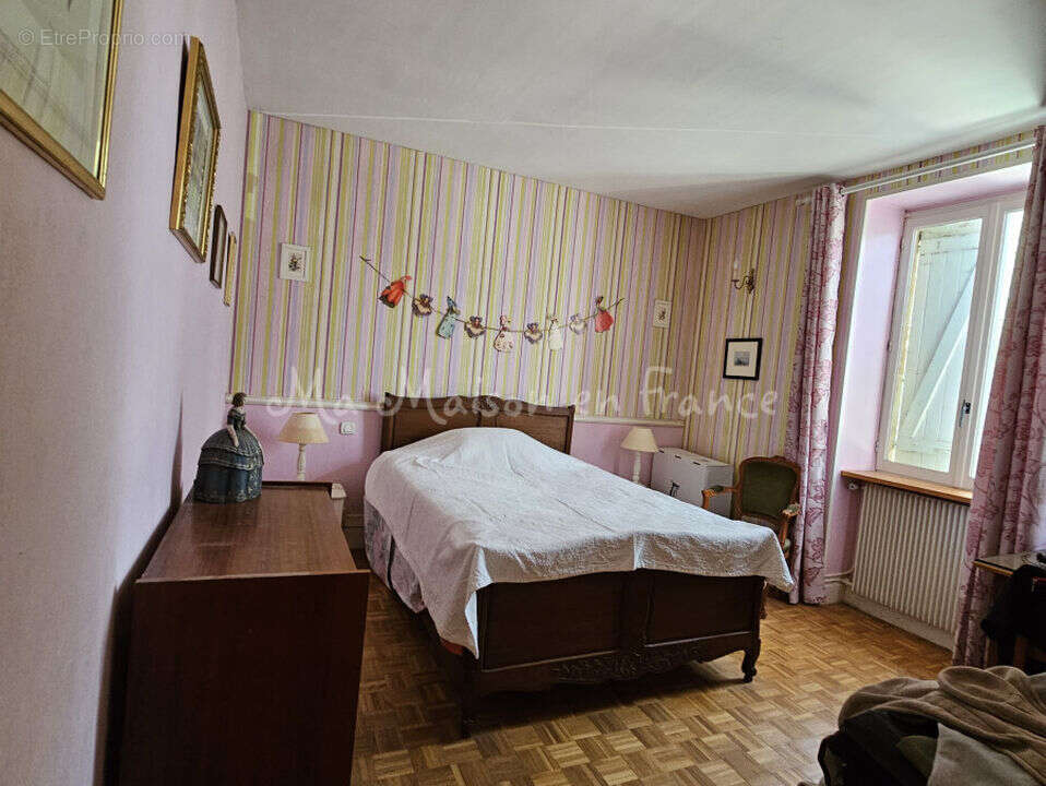 Maison à SAINT-POURCAIN-SUR-SIOULE