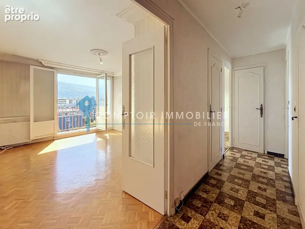 Isère (38) - A Vendre GRENOBLE - Appartement dernier étage T4 69m2 - Balcon   Parking fermé - photo 2