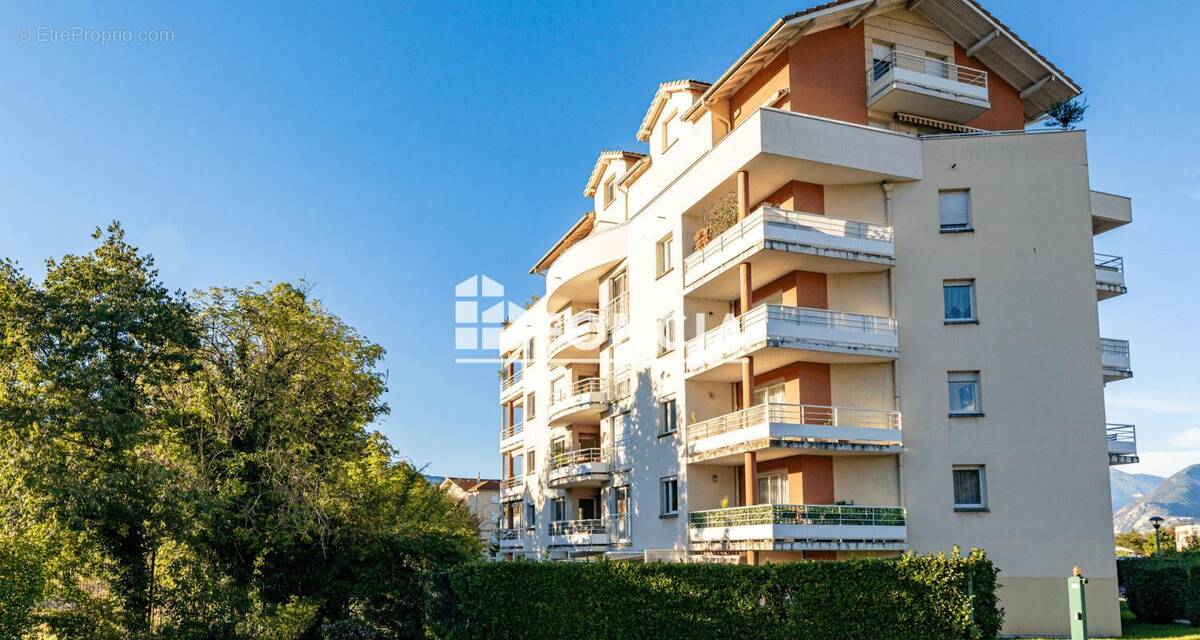 Appartement à LE PONT-DE-CLAIX