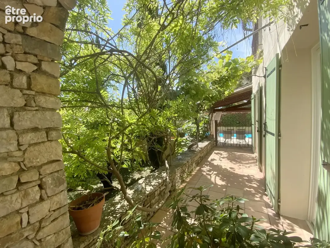 Villa méridionale avec terrain et piscine. - photo 8