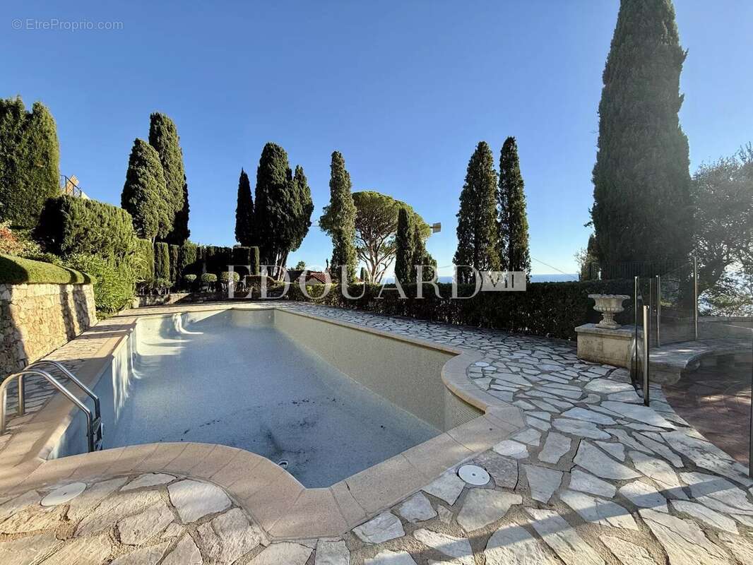 Appartement à ROQUEBRUNE-CAP-MARTIN