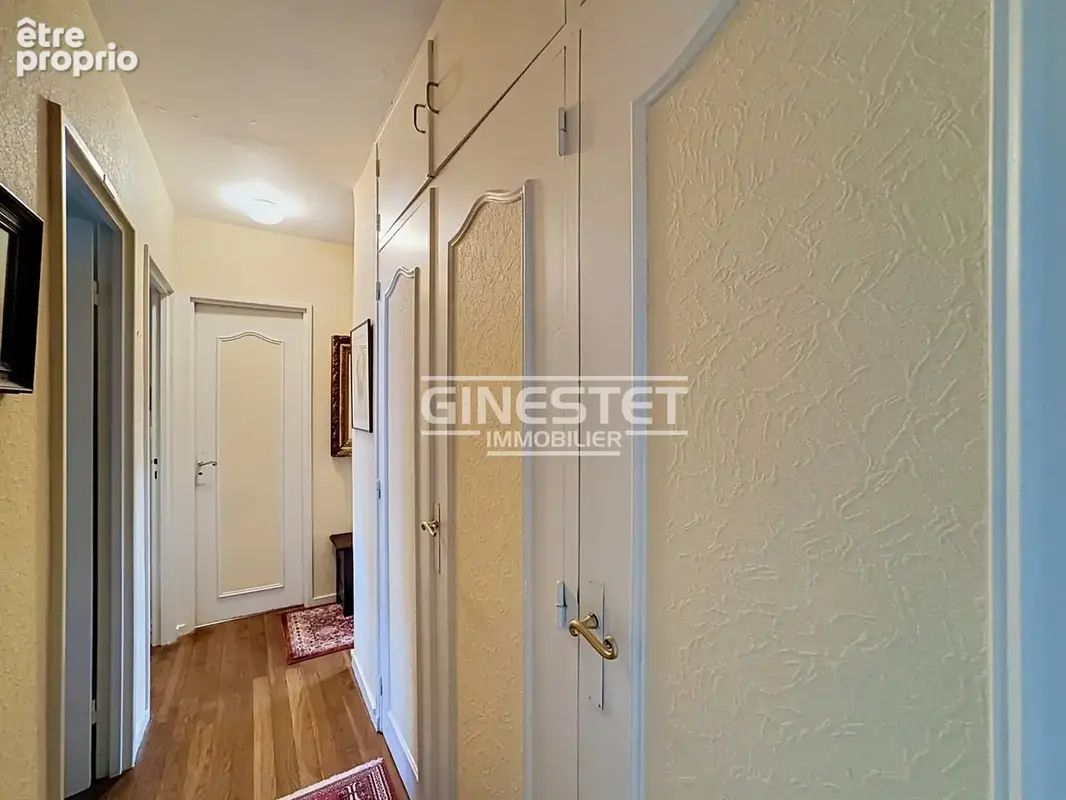 Appartement Type 5, 90.30m2, balcon, proche gare, centre-ville et universités - photo 8