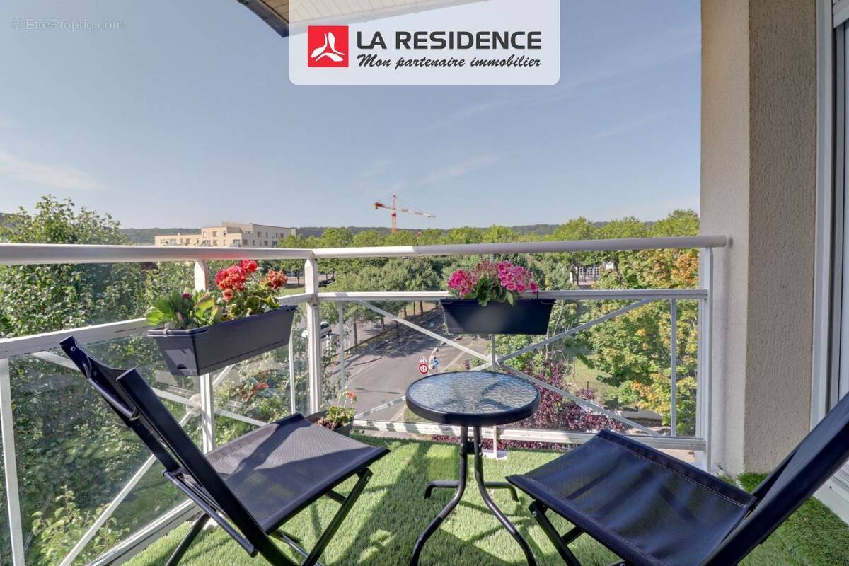 Appartement à JOUY-LE-MOUTIER