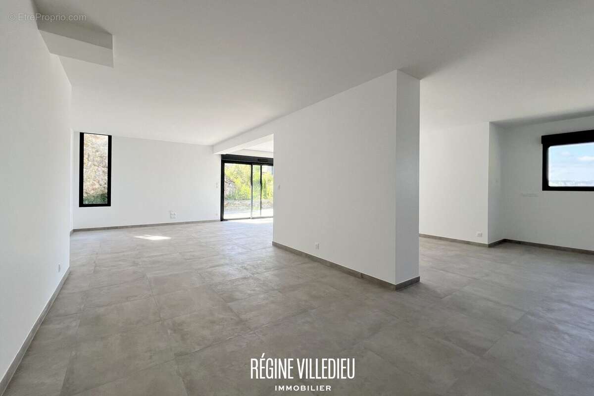 Maison à TOURLAVILLE