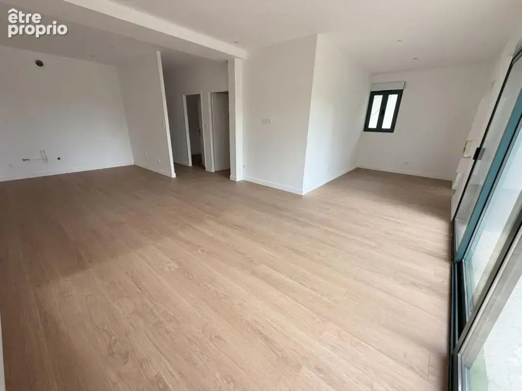 Appartement à SAINT-PAUL-DE-VARAX