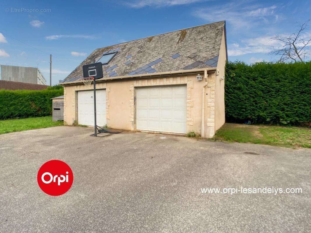 Maison à FLEURY-SUR-ANDELLE