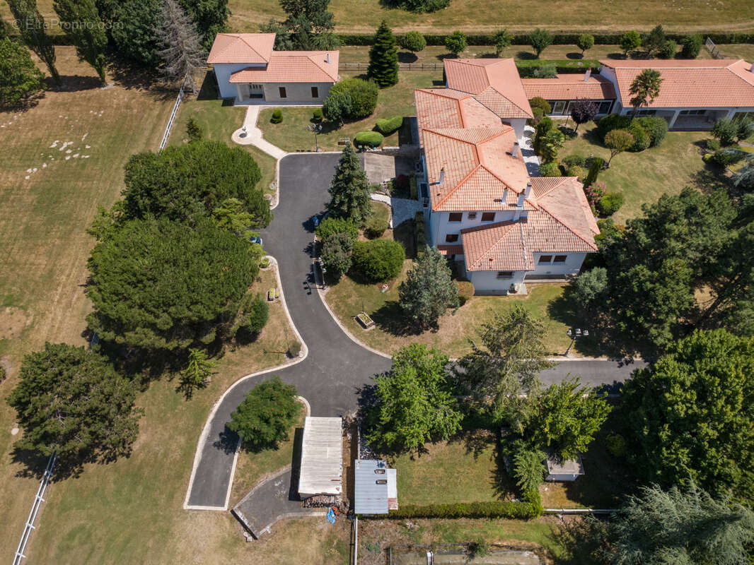Maison à FONTCOUVERTE