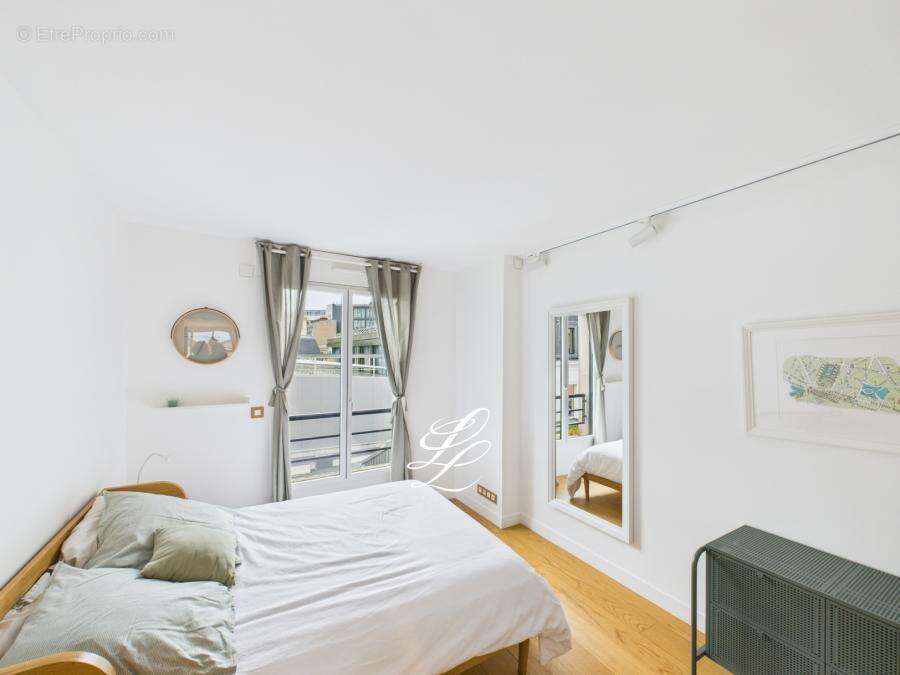 Appartement à PARIS-8E