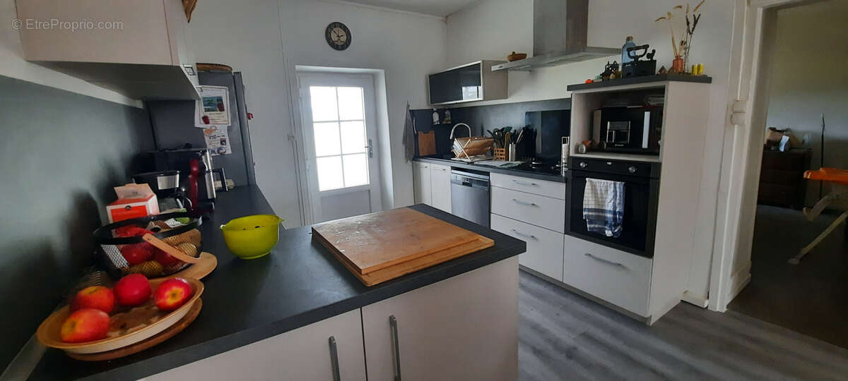 Maison à SAINT-MARTIN-D&#039;OLLIERES