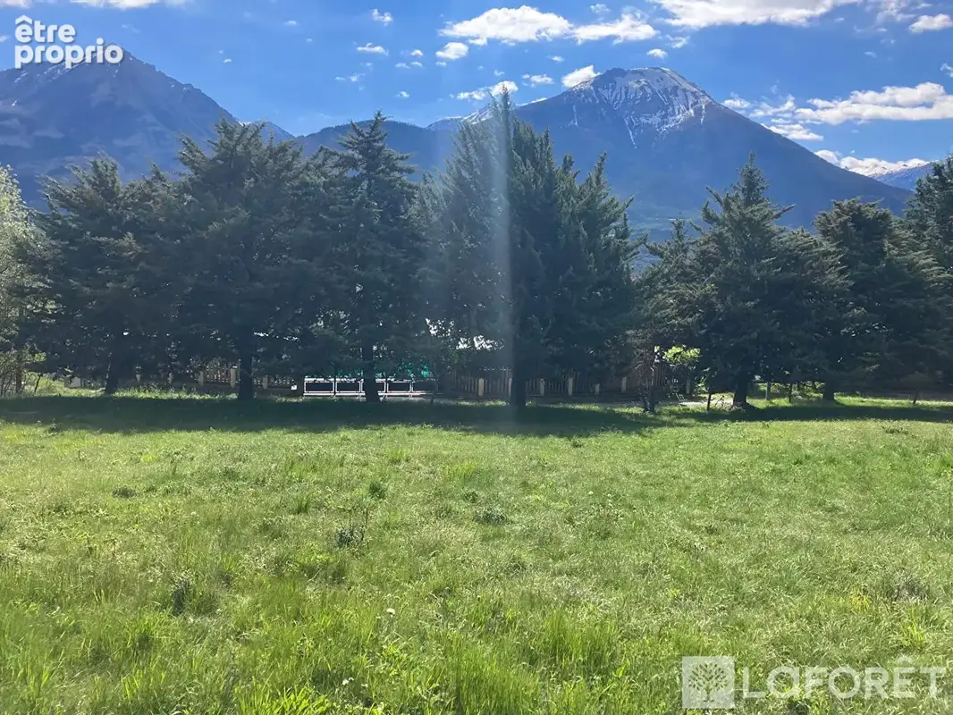 Terrain à CHATEAUROUX-LES-ALPES