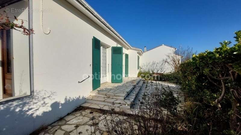 Maison à LA BREE-LES-BAINS