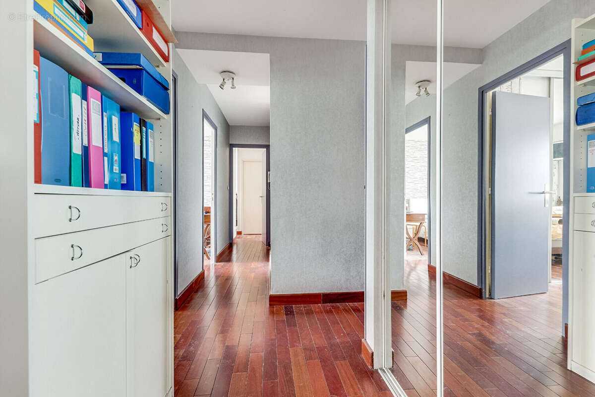 Appartement à PARIS-14E