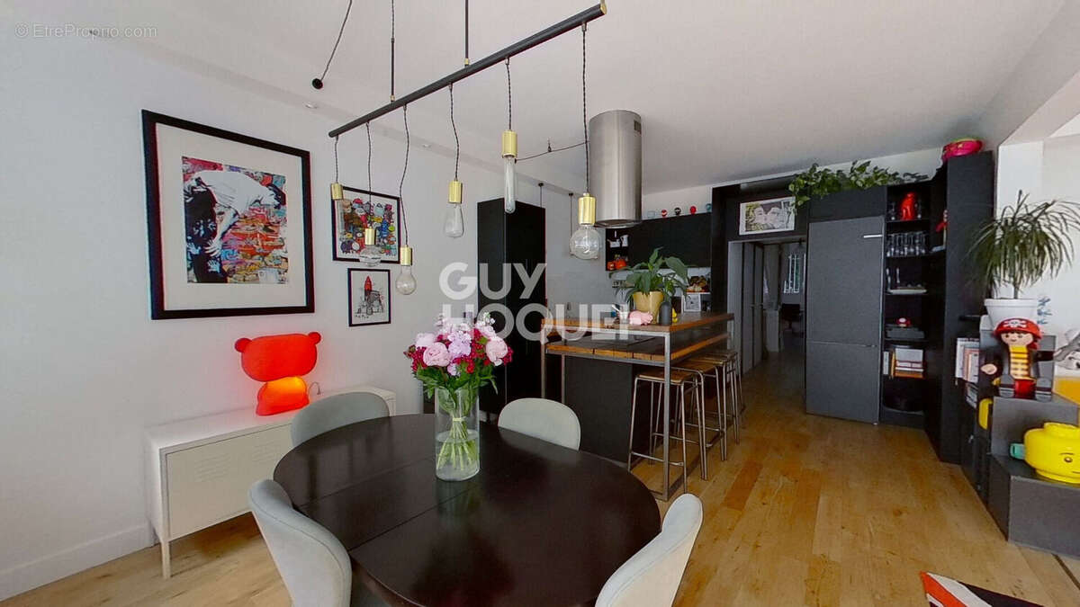 Appartement à PARIS-15E