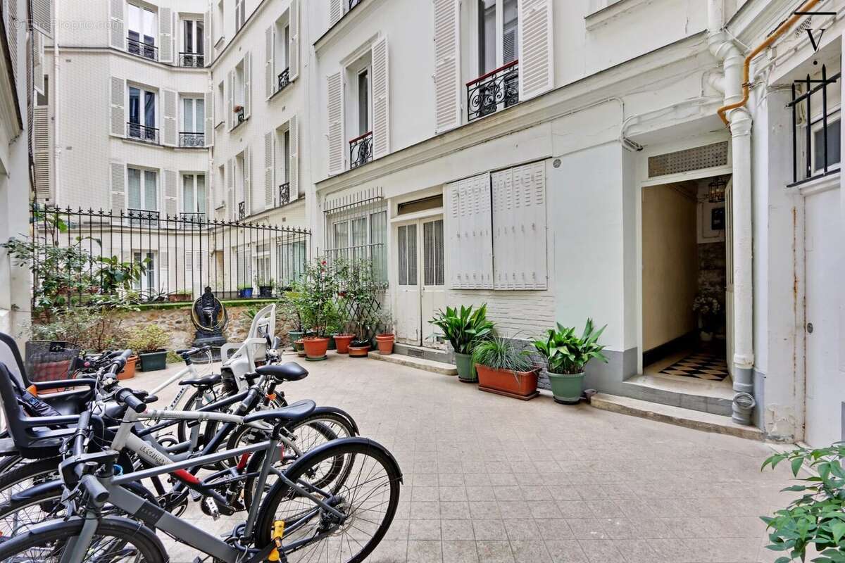 Appartement à PARIS-17E
