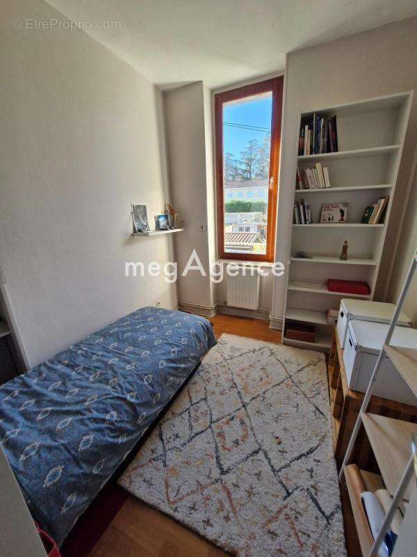 Maison à PIERRE-BENITE