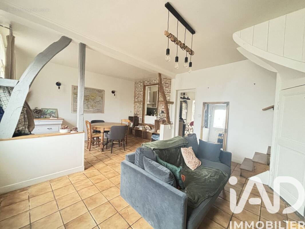 Photo 1 - Maison à PICQUIGNY