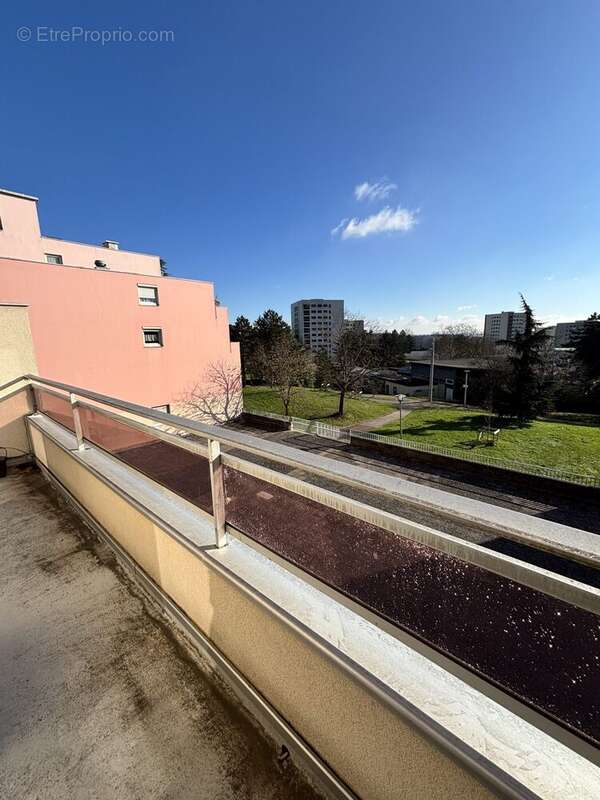Appartement à RILLIEUX-LA-PAPE