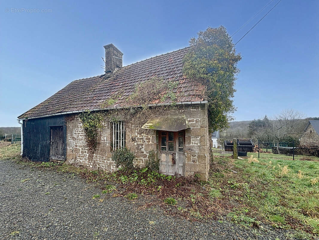 Maison à SAINT-MICHEL-DE-MONTJOIE