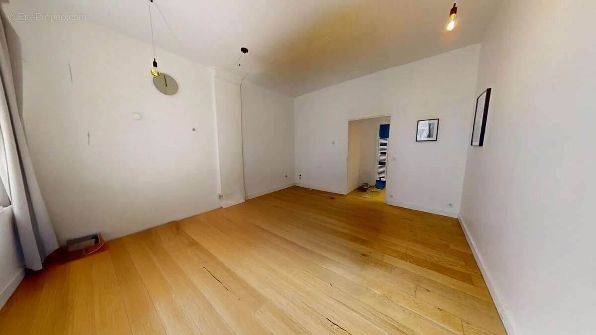 Commerce à PARIS-10E