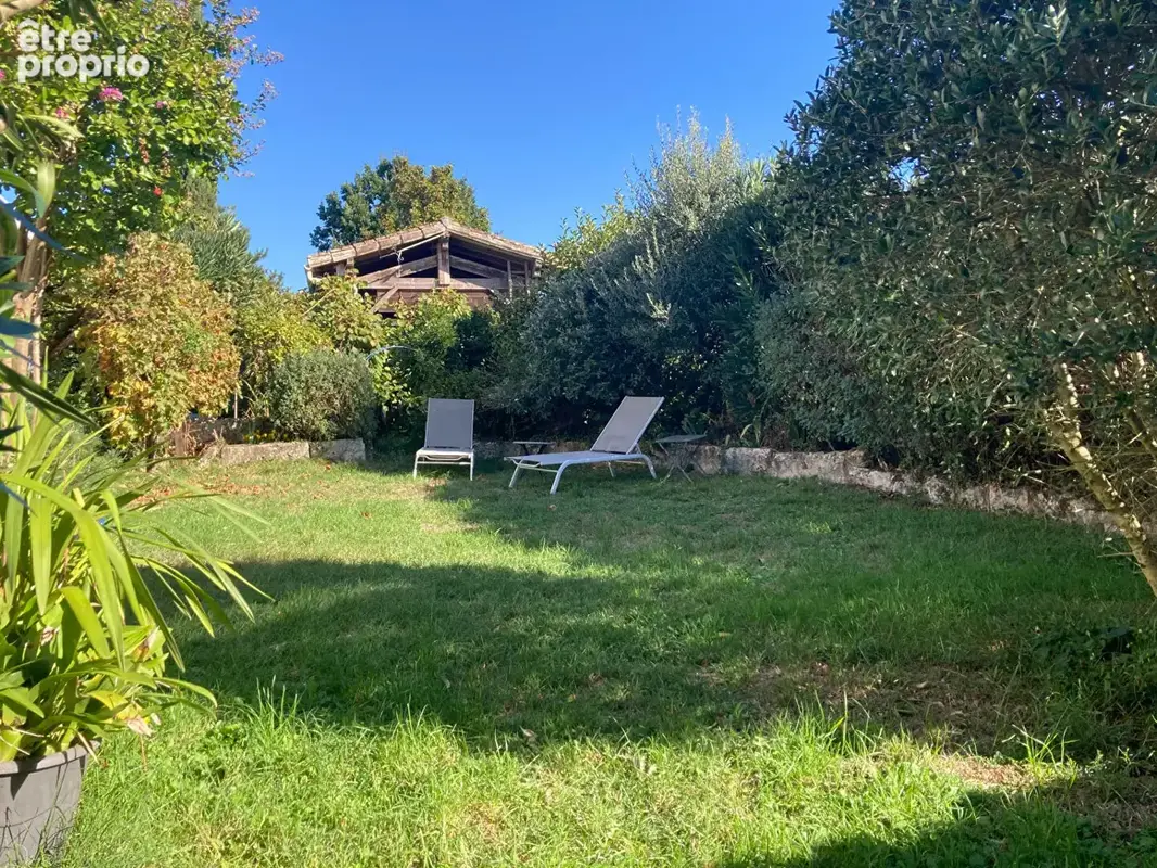 Propriété familiale de caractère de 200m² à Saintes - Secteur Lamothe - photo 3