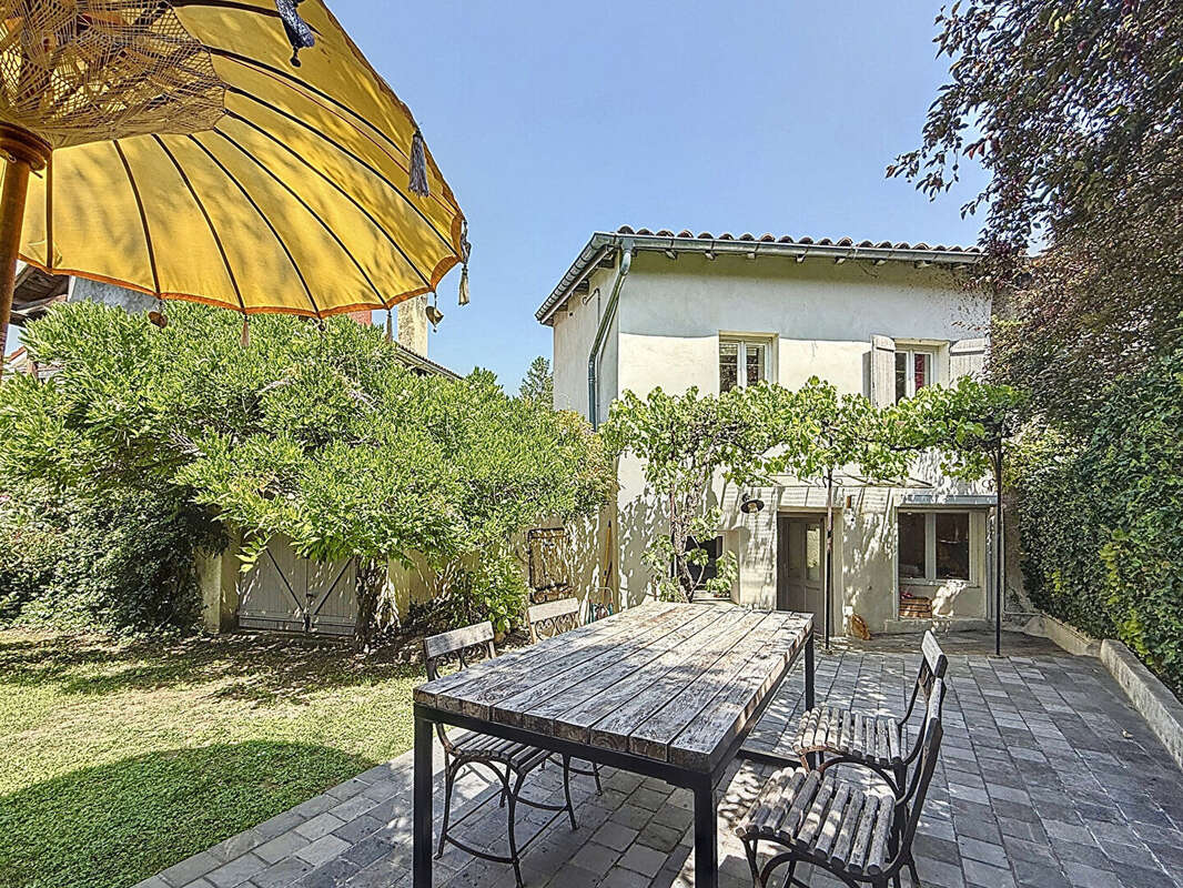 Maison à CHARLY