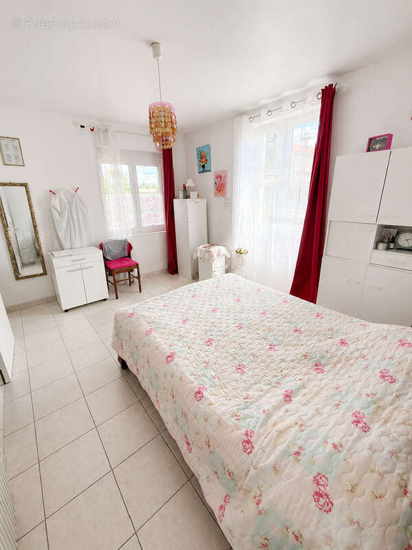 Appartement à VEAUCHE