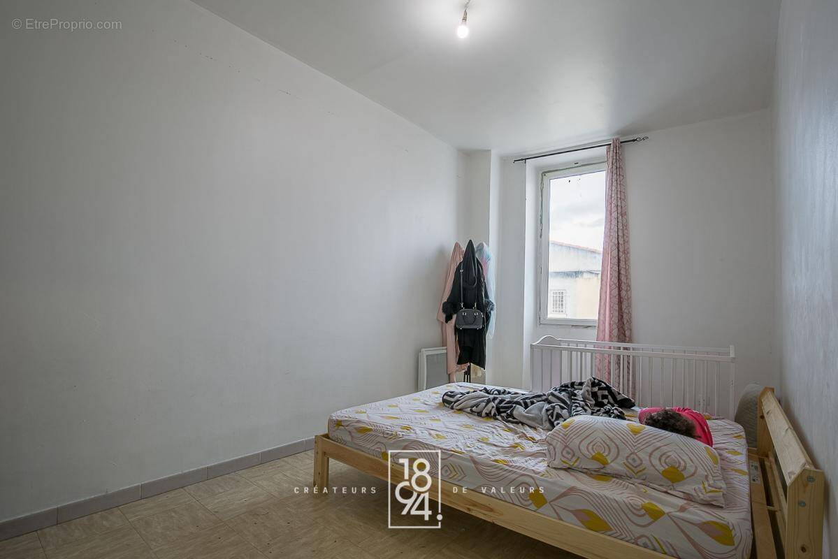 Appartement à MARSEILLE-3E