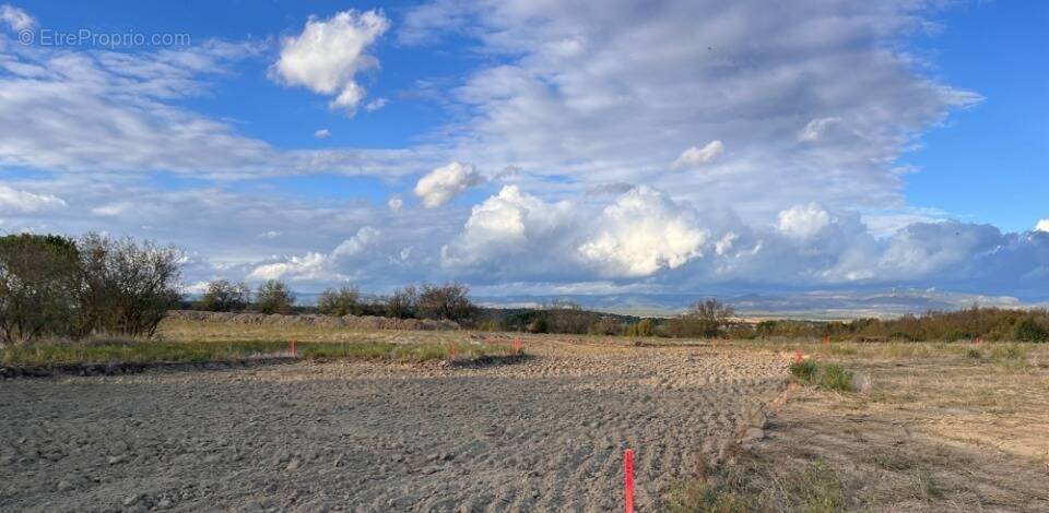 Terrain à CARCASSONNE