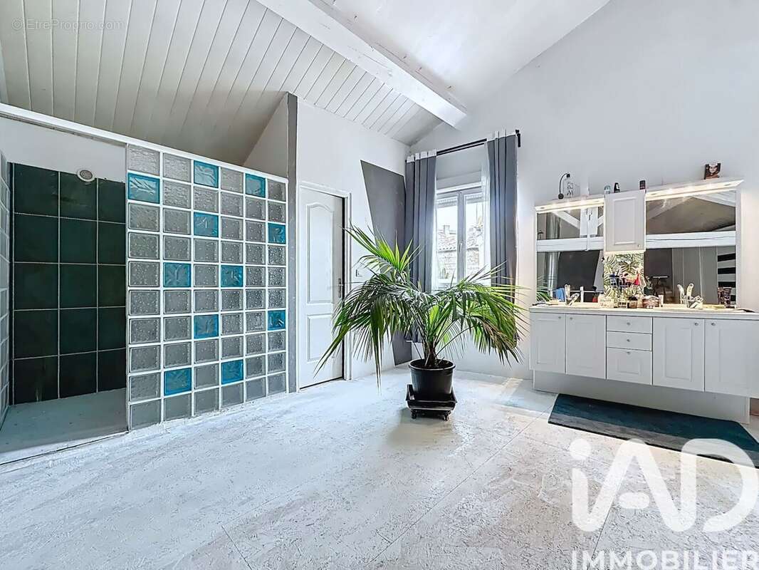 Photo 6 - Maison à VILLENEUVE-LES-MONTREAL