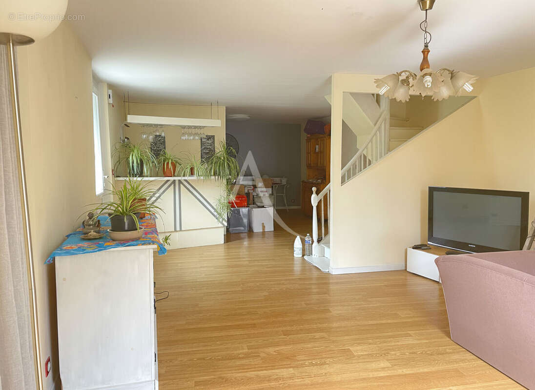 Maison MOUZEUIL ST MARTIN - 6 pièce(s) - 156.5 m2 - photo 2