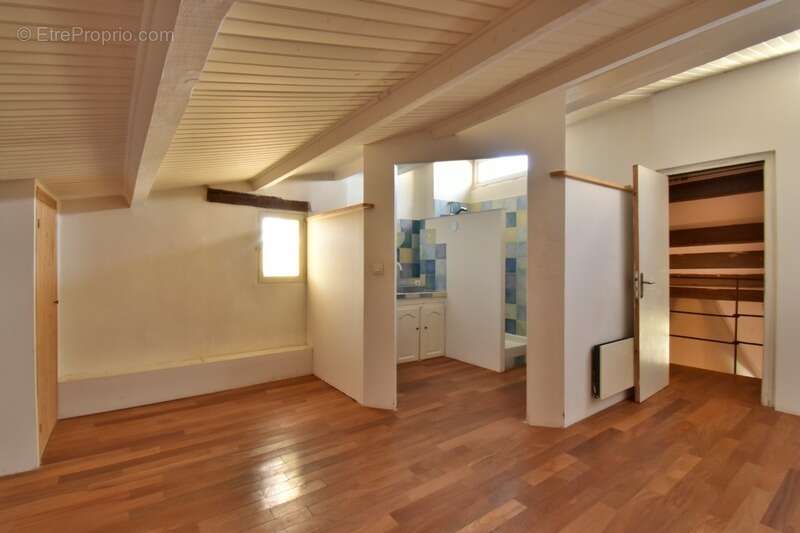 Appartement à FORCALQUIER