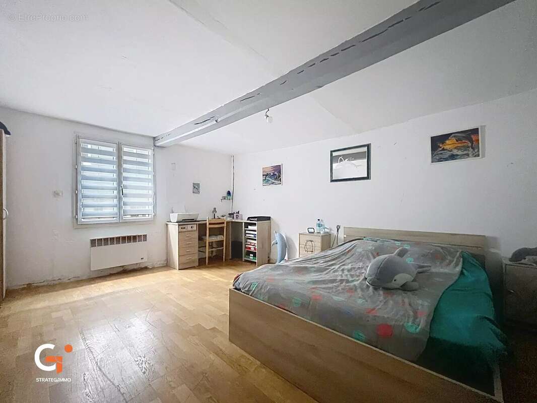Maison de ville avec annexes - photo 6