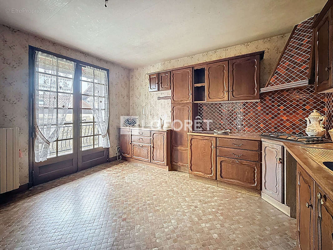 Maison à SAINT-JULIEN-SUR-REYSSOUZE