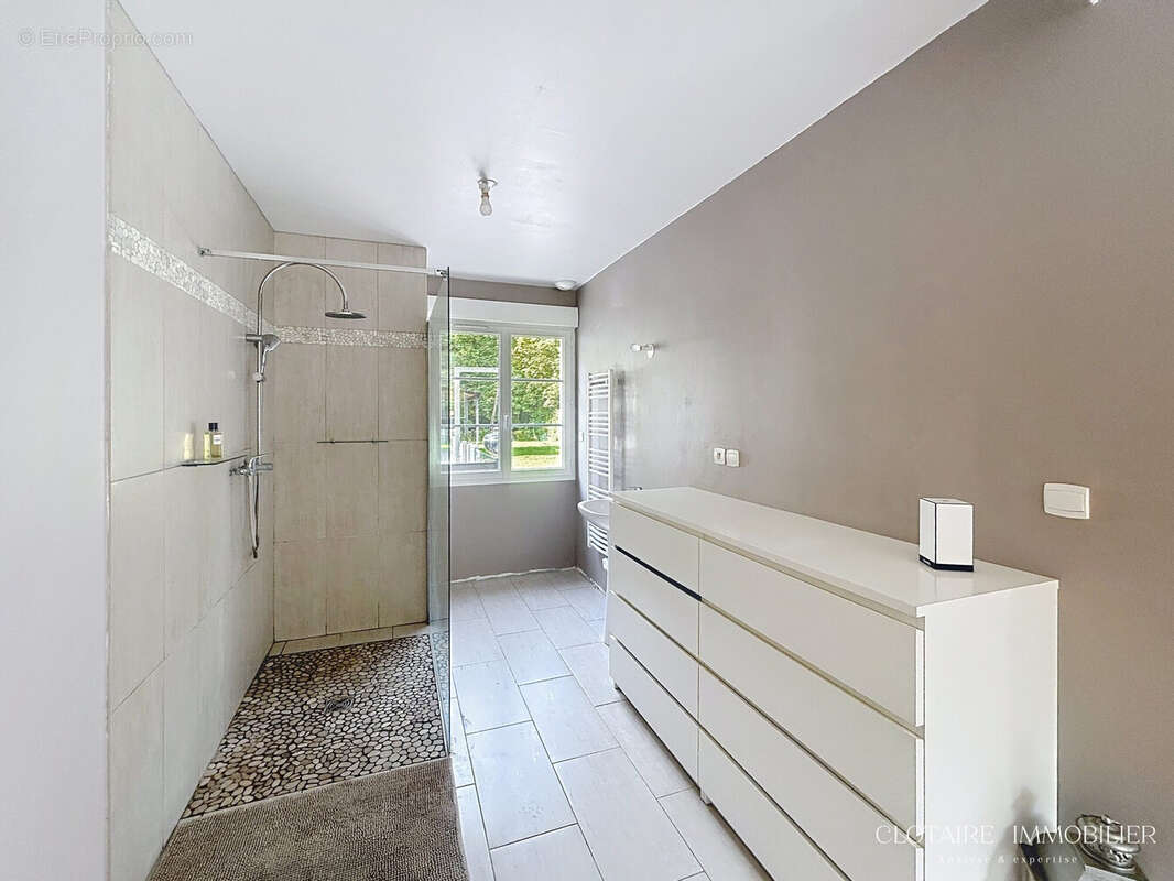 Maison à SAINT-VAAST-DE-LONGMONT