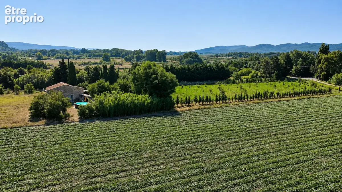 Bastidon provençal sur parcelles de 2,1 hectares / Garage et piscine - photo 2