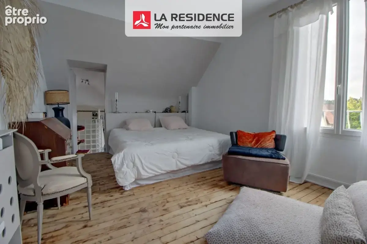 Maison 166 m² à Les Clayes-Sous-Bois  - photo 9