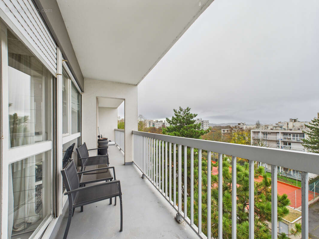 Appartement à SARTROUVILLE