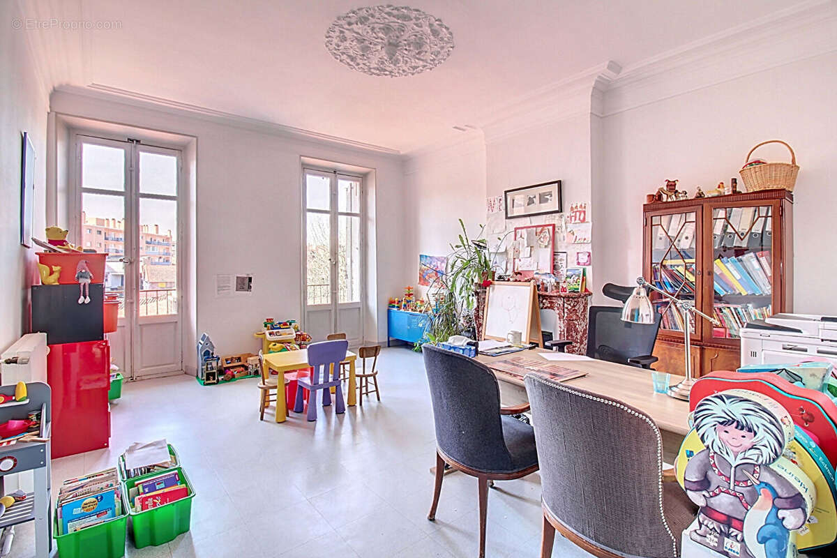 Commerce à DRAGUIGNAN