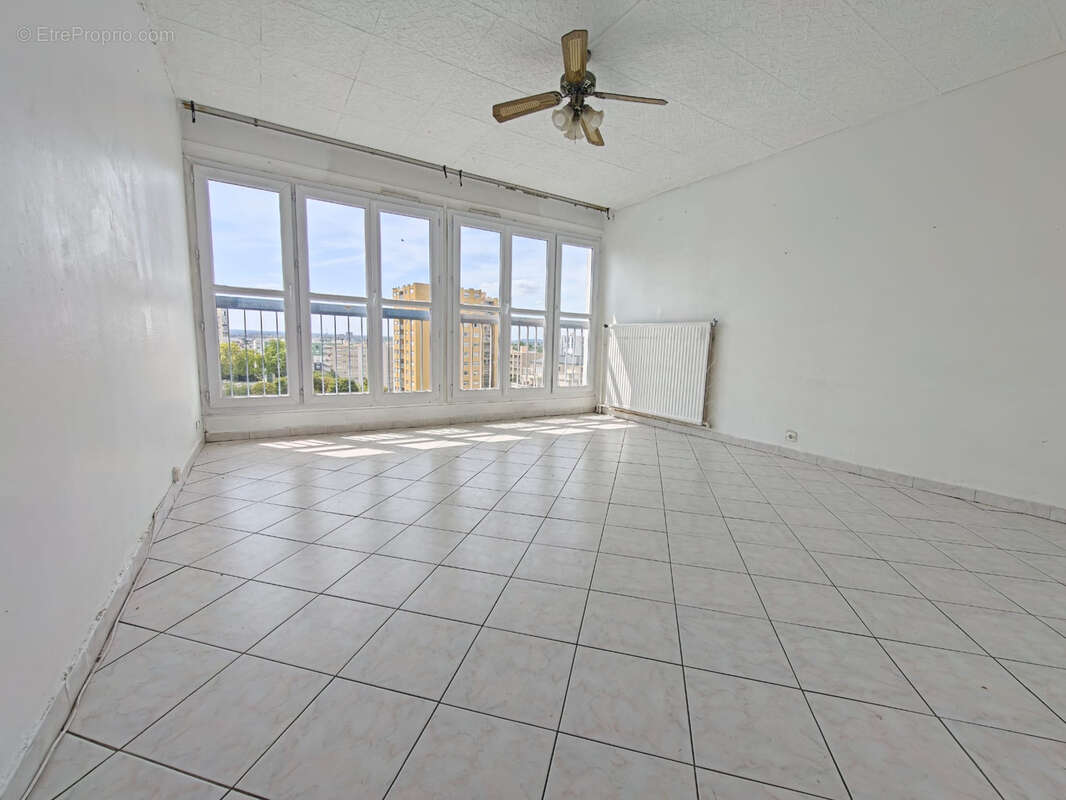 Appartement T3 lumineux, cave et parking   Résidence sécurisée - photo 2