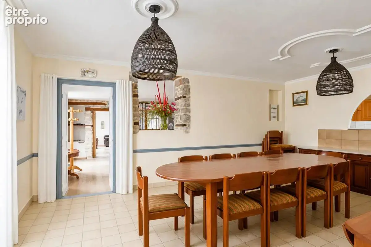 Maison spacieuse de 469 m² à Marsac, 16 pièces - photo 11