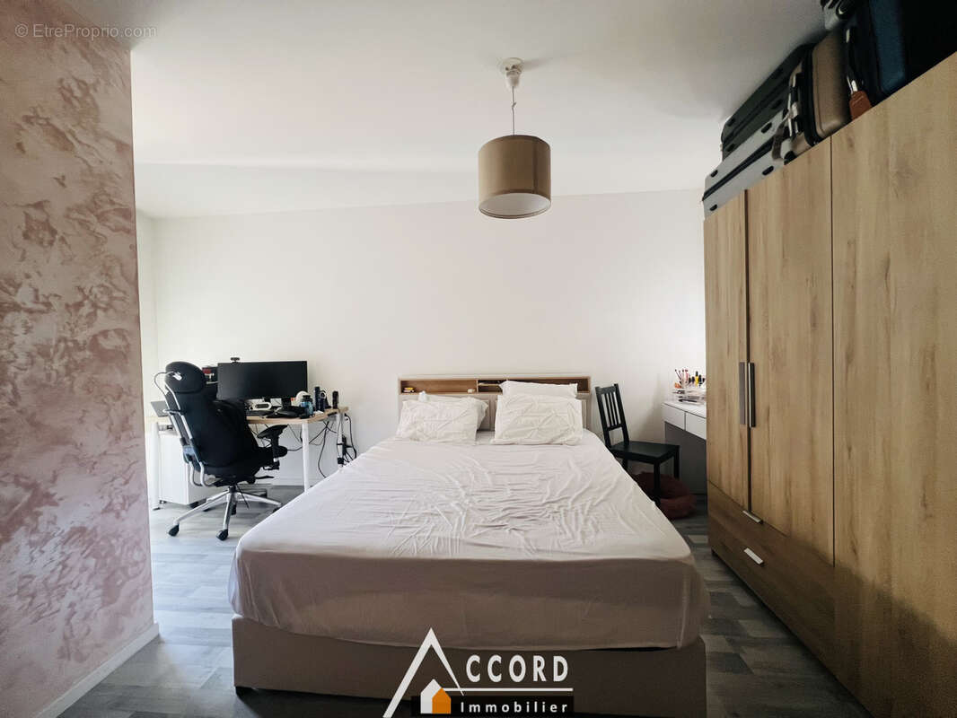 Appartement à SARTROUVILLE