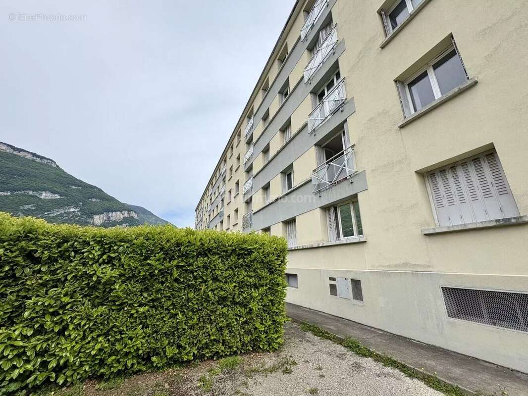Appartement à FONTAINE